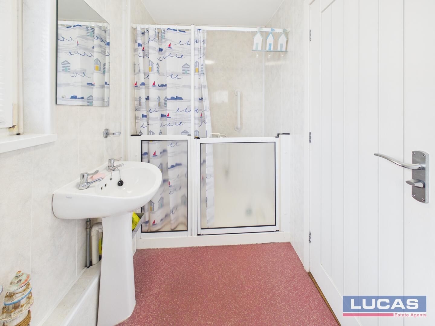 Capel Lodge, Ravenspoint Road, Trearddur Bay